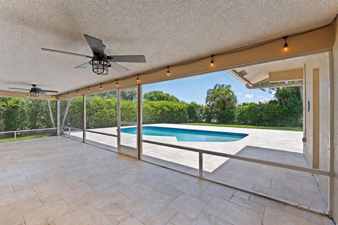 10380 NW 39th Manor