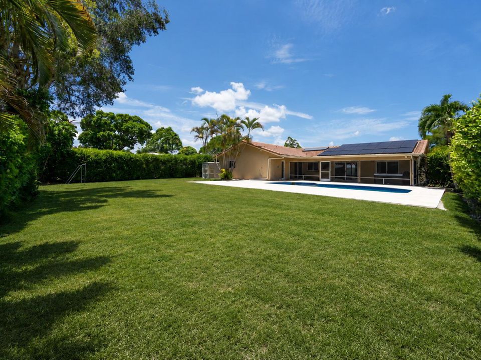 10380 NW 39th Manor