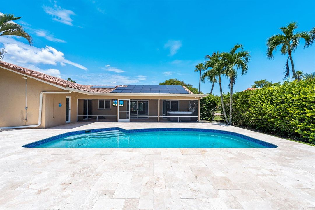 10380 NW 39th Manor