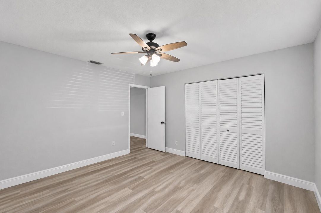 10380 NW 39th Manor