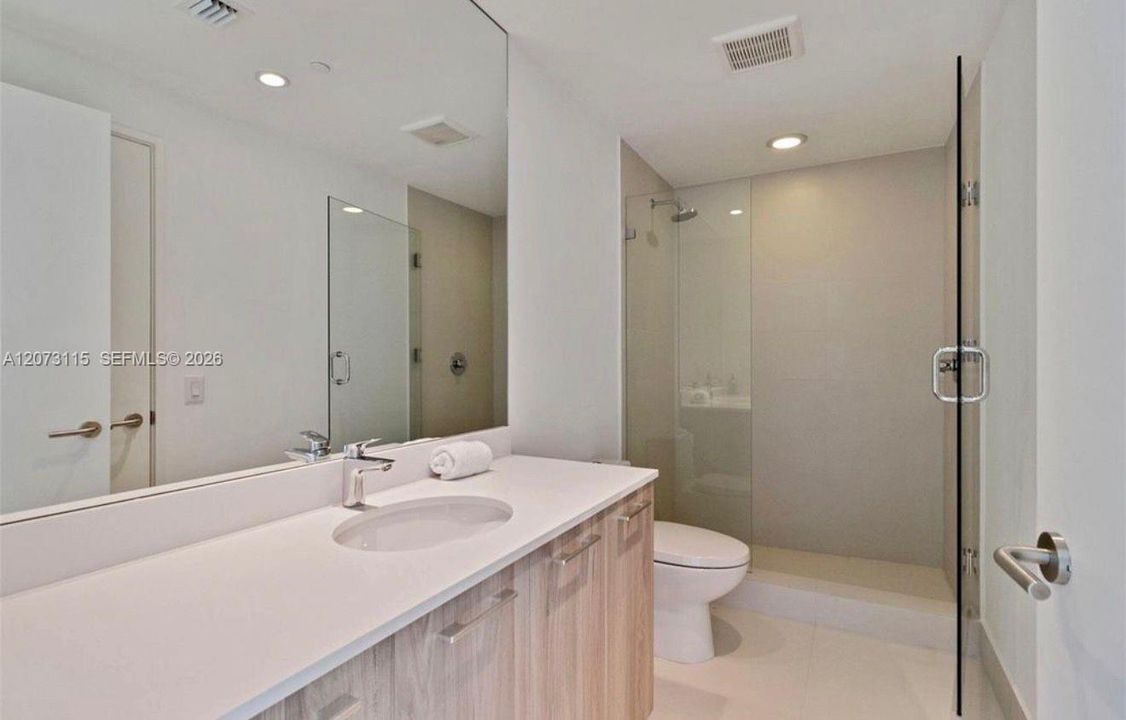 For Rent: $4,500 (2 beds, 2 baths, 1084 Square Feet)