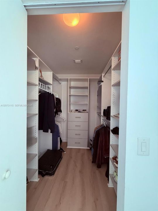 For Rent: $4,500 (2 beds, 2 baths, 1084 Square Feet)
