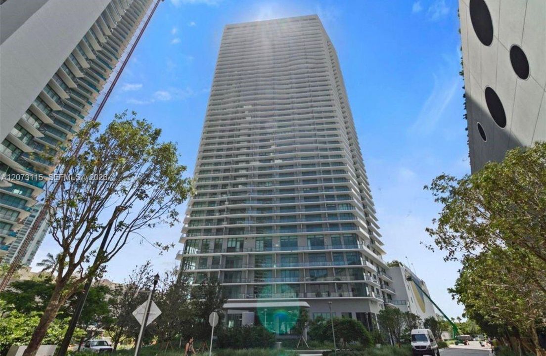 For Rent: $4,500 (2 beds, 2 baths, 1084 Square Feet)