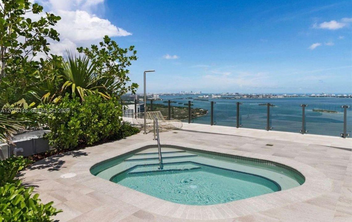For Rent: $4,500 (2 beds, 2 baths, 1084 Square Feet)