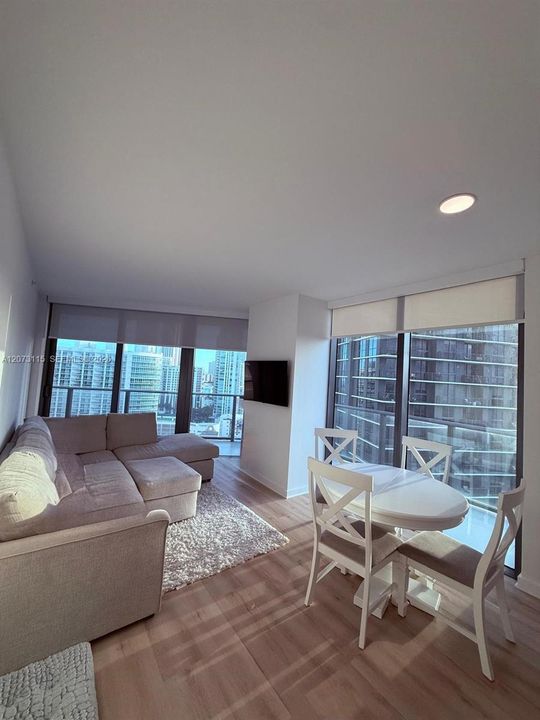 For Rent: $4,500 (2 beds, 2 baths, 1084 Square Feet)