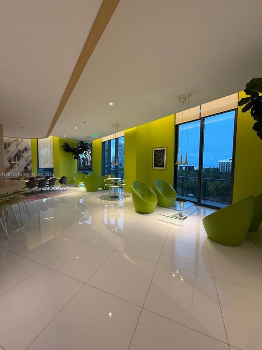 For Rent: $4,500 (2 beds, 2 baths, 1084 Square Feet)