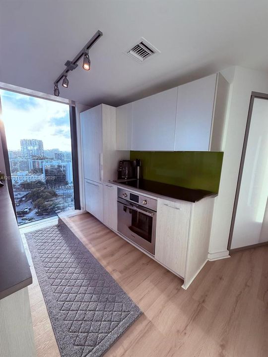 For Rent: $4,500 (2 beds, 2 baths, 1084 Square Feet)