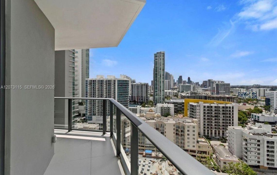 For Rent: $4,500 (2 beds, 2 baths, 1084 Square Feet)