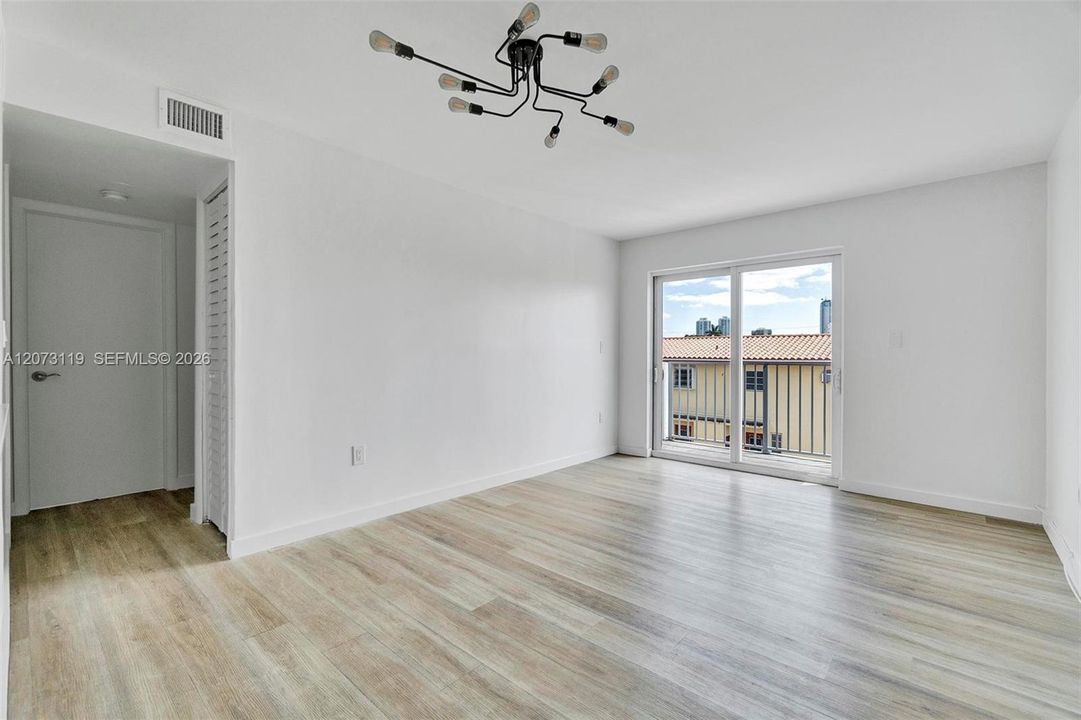 В аренду: $2,300 (2 спален, 1 ванн, 0 Квадратных фут)