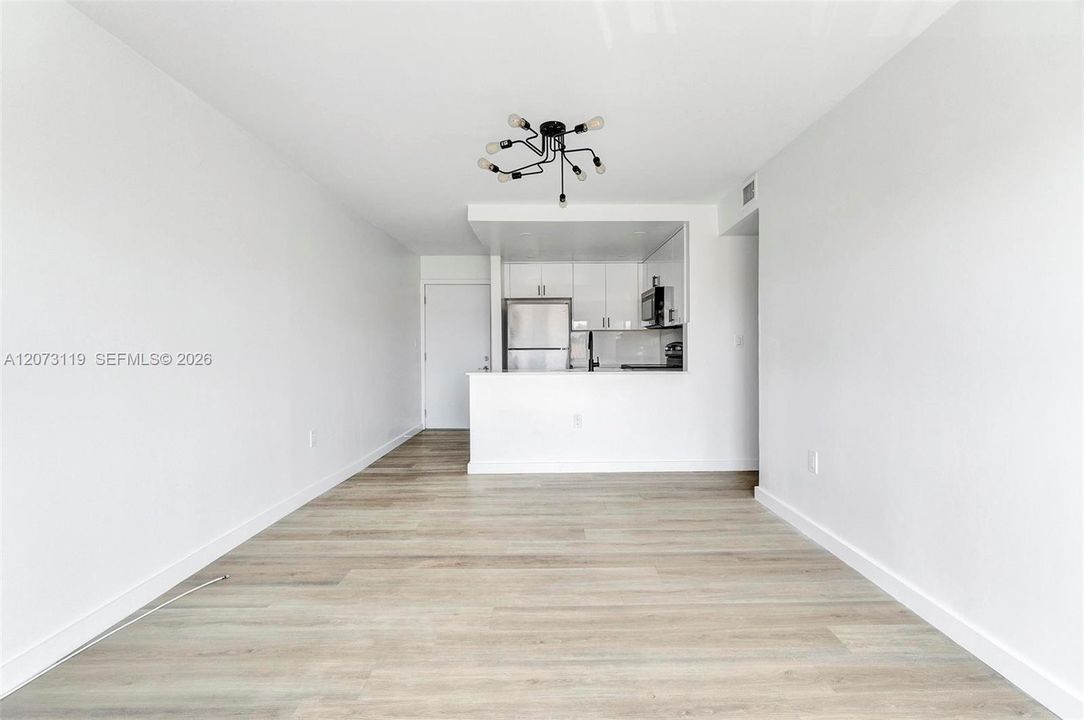В аренду: $2,300 (2 спален, 1 ванн, 0 Квадратных фут)