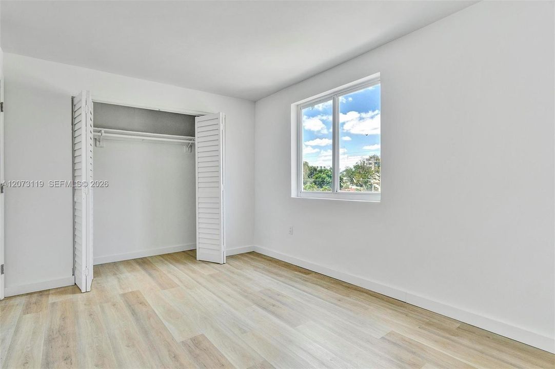 В аренду: $2,300 (2 спален, 1 ванн, 0 Квадратных фут)