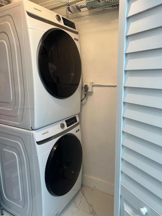 For Rent: $3,950 (2 beds, 2 baths, 1024 Square Feet)