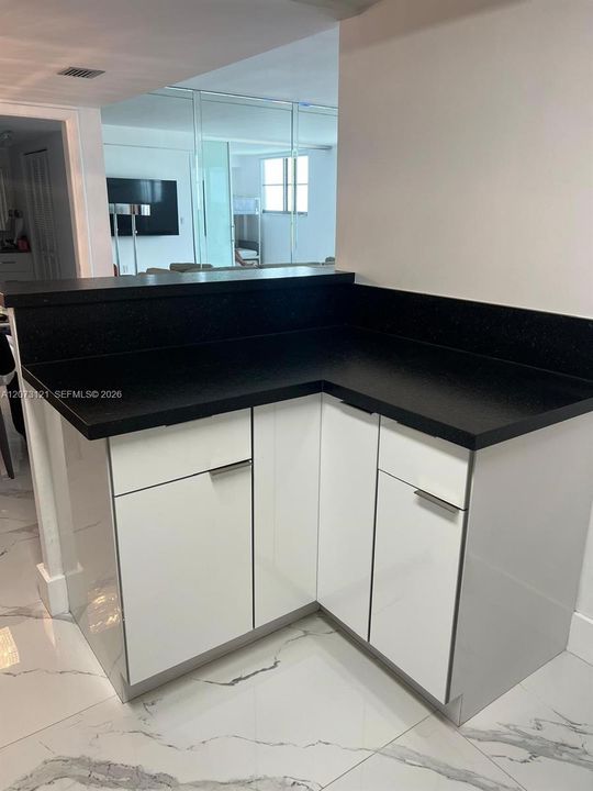 For Rent: $3,950 (2 beds, 2 baths, 1024 Square Feet)