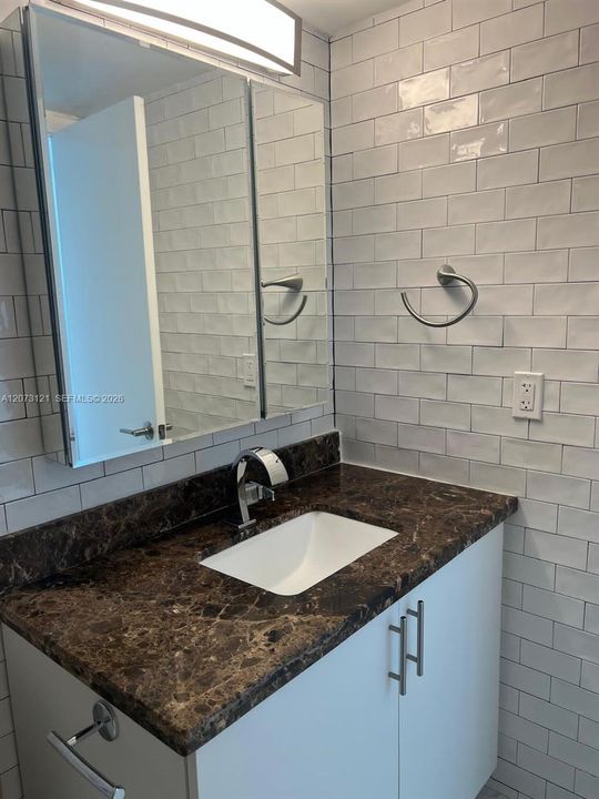 For Rent: $3,950 (2 beds, 2 baths, 1024 Square Feet)