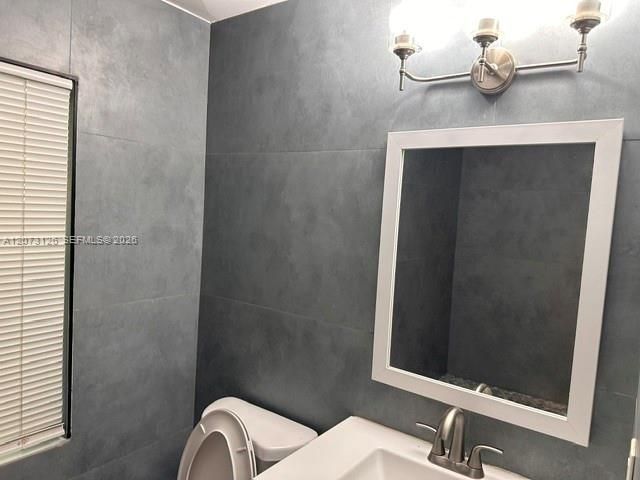For Rent: $1,900 (5 beds, 3 baths, 2974 Square Feet)