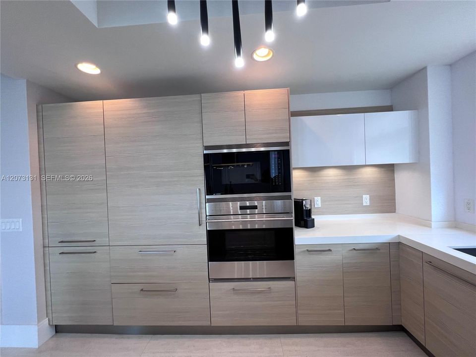 En Venta: $1,077,000 (2 camas, 2 baños, 1962 Pies cuadrados)
