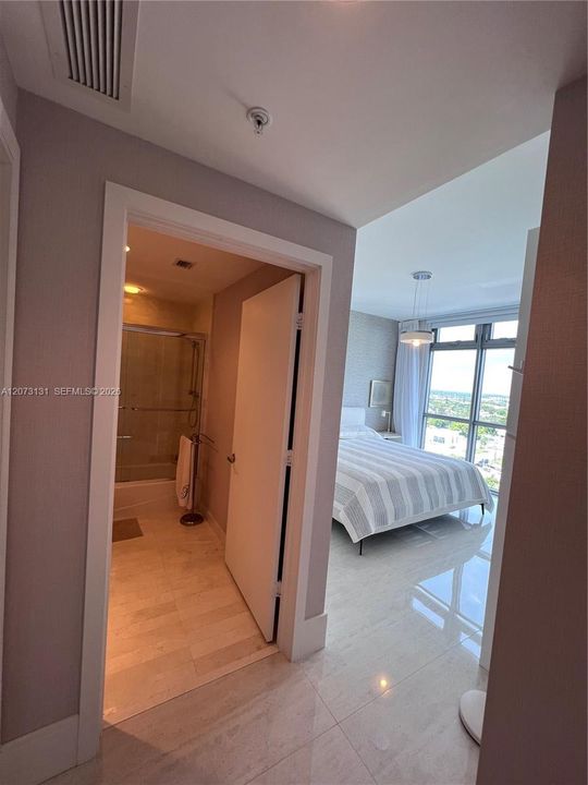 En Venta: $1,077,000 (2 camas, 2 baños, 1962 Pies cuadrados)