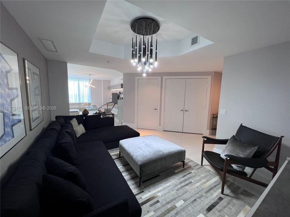 En Venta: $1,077,000 (2 camas, 2 baños, 1962 Pies cuadrados)