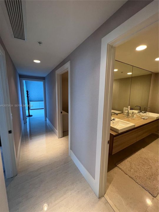 En Venta: $1,077,000 (2 camas, 2 baños, 1962 Pies cuadrados)