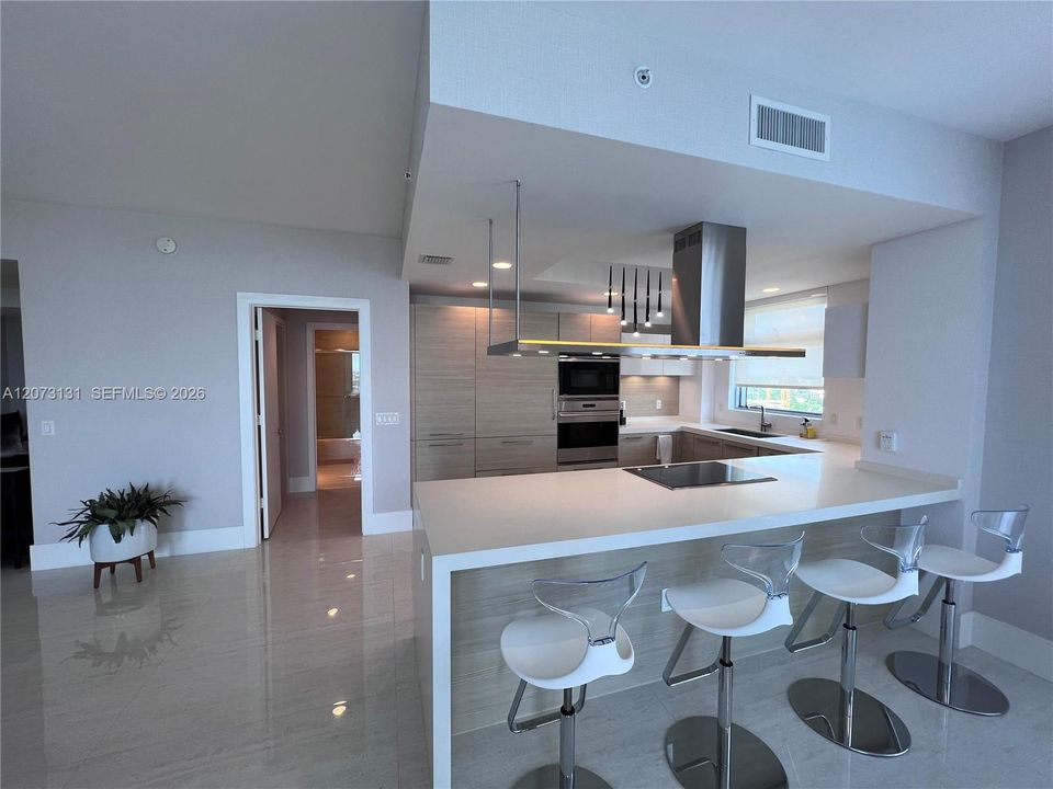 En Venta: $1,077,000 (2 camas, 2 baños, 1962 Pies cuadrados)