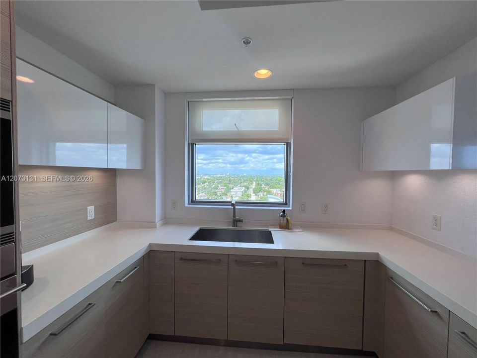 En Venta: $1,077,000 (2 camas, 2 baños, 1962 Pies cuadrados)