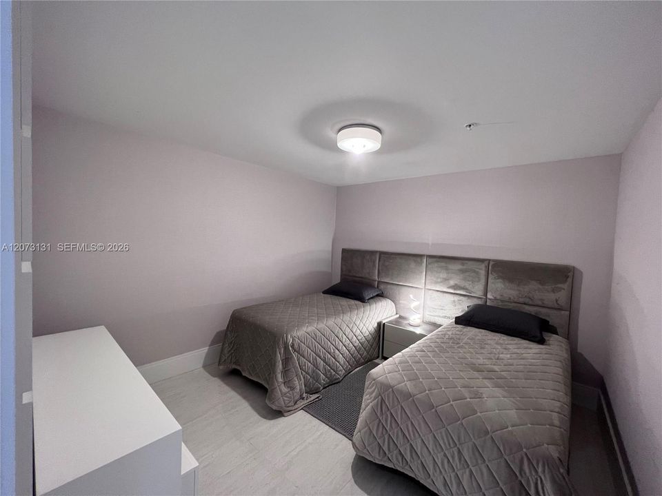 En Venta: $1,077,000 (2 camas, 2 baños, 1962 Pies cuadrados)