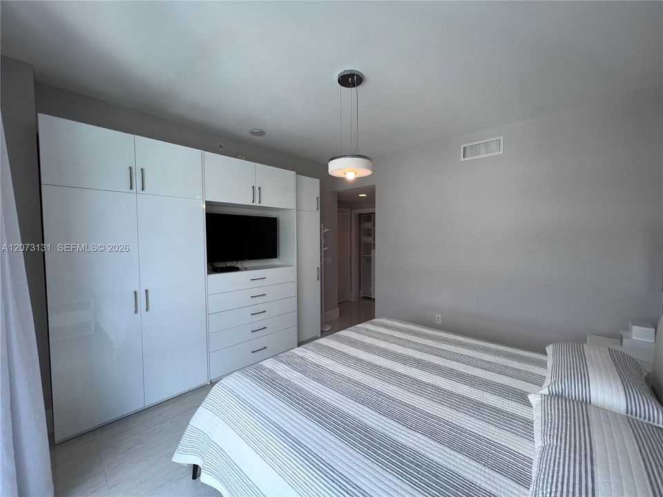 En Venta: $1,077,000 (2 camas, 2 baños, 1962 Pies cuadrados)