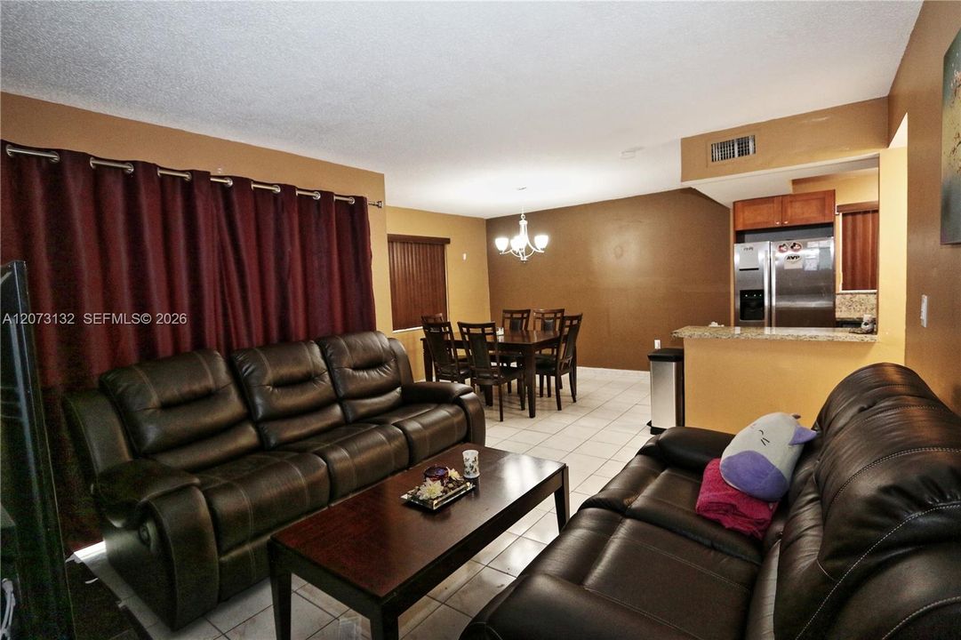 For Sale: $349,900 (3 beds, 2 baths, 1168 Square Feet)