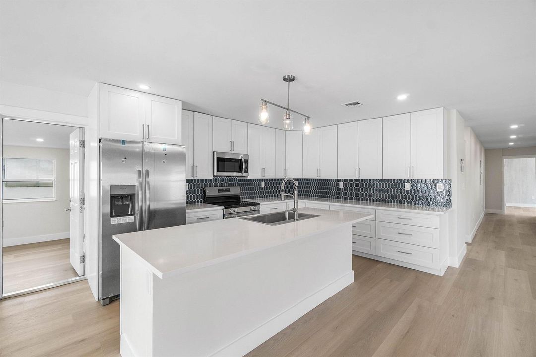007-325Southwest8thAvenue-DelrayBeach-FL