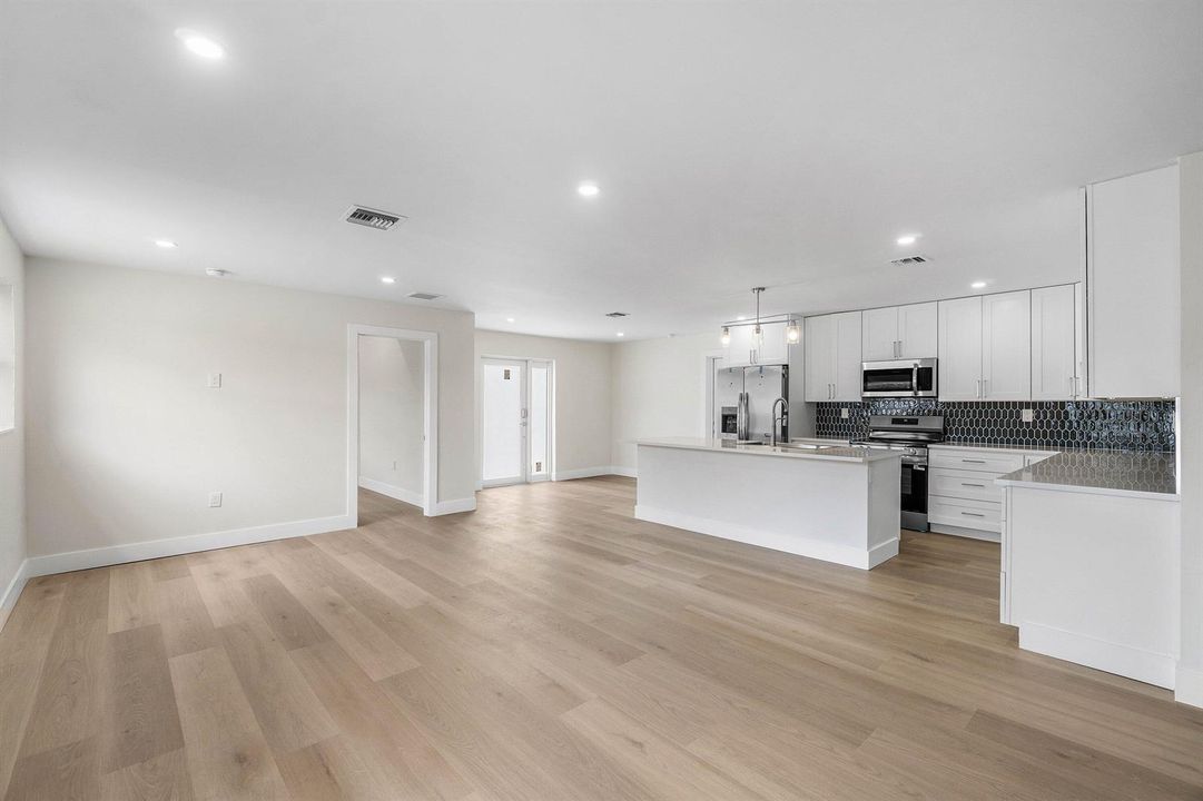 015-325Southwest8thAvenue-DelrayBeach-FL
