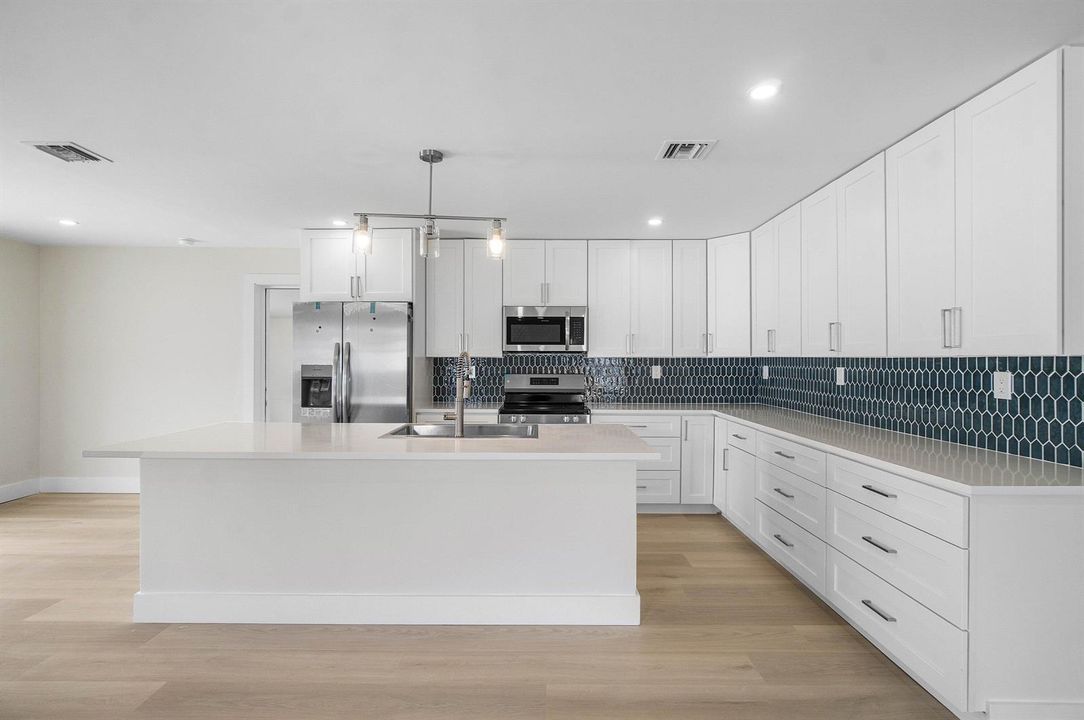 008-325Southwest8thAvenue-DelrayBeach-FL