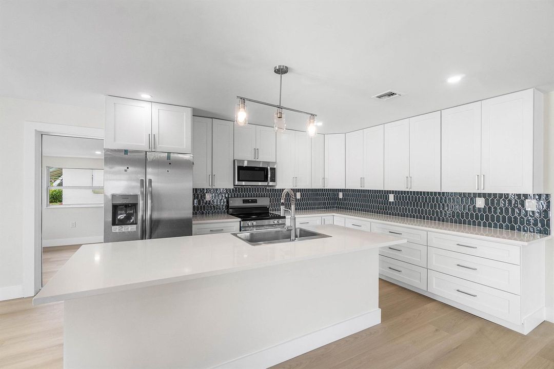 012-325Southwest8thAvenue-DelrayBeach-FL