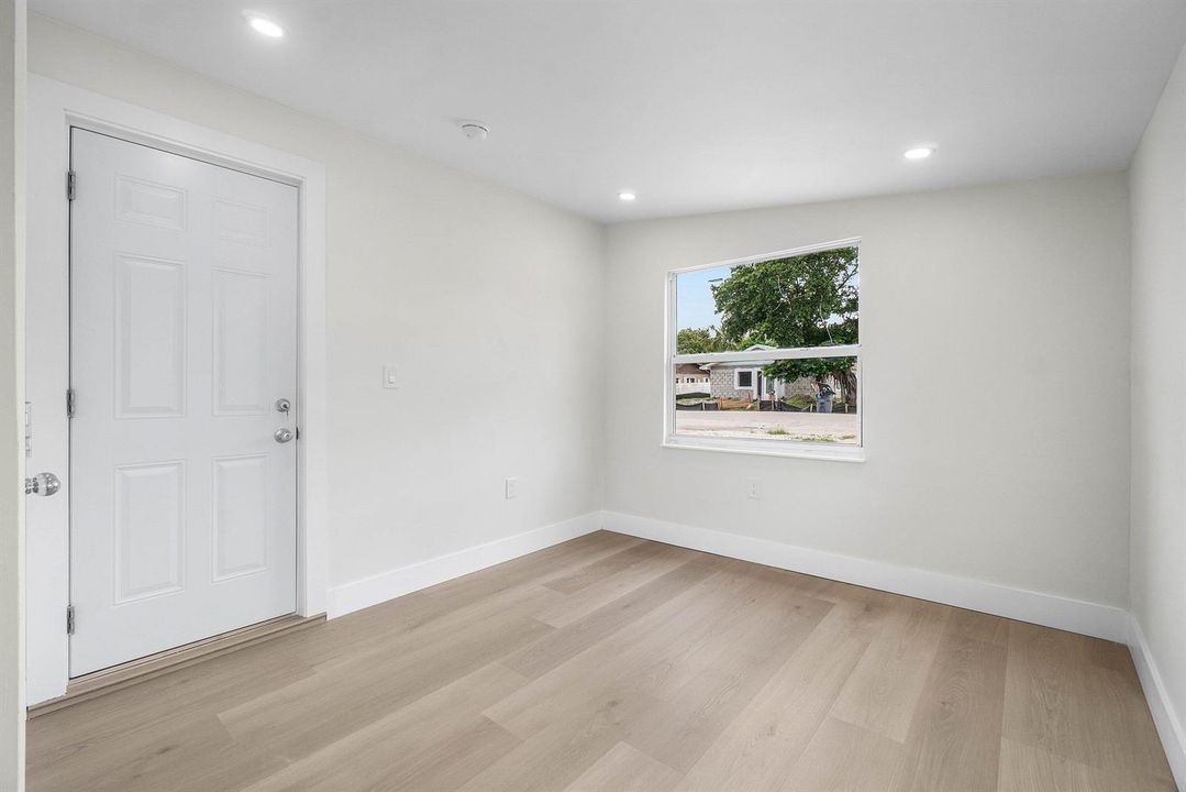 030-325Southwest8thAvenue-DelrayBeach-FL