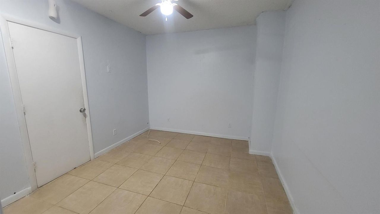 Bedroom/Den