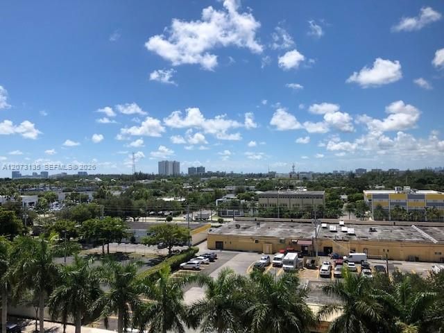 For Sale: $124,900 (1 beds, 1 baths, 790 Square Feet)