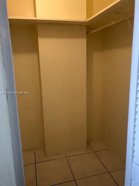 For Sale: $124,900 (1 beds, 1 baths, 790 Square Feet)