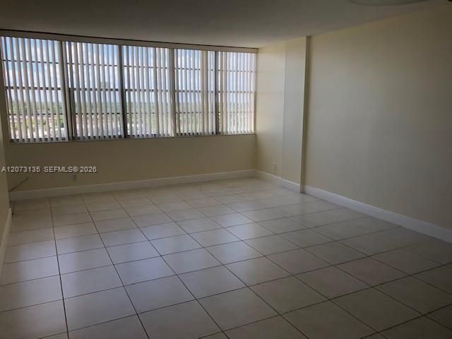 For Sale: $124,900 (1 beds, 1 baths, 790 Square Feet)