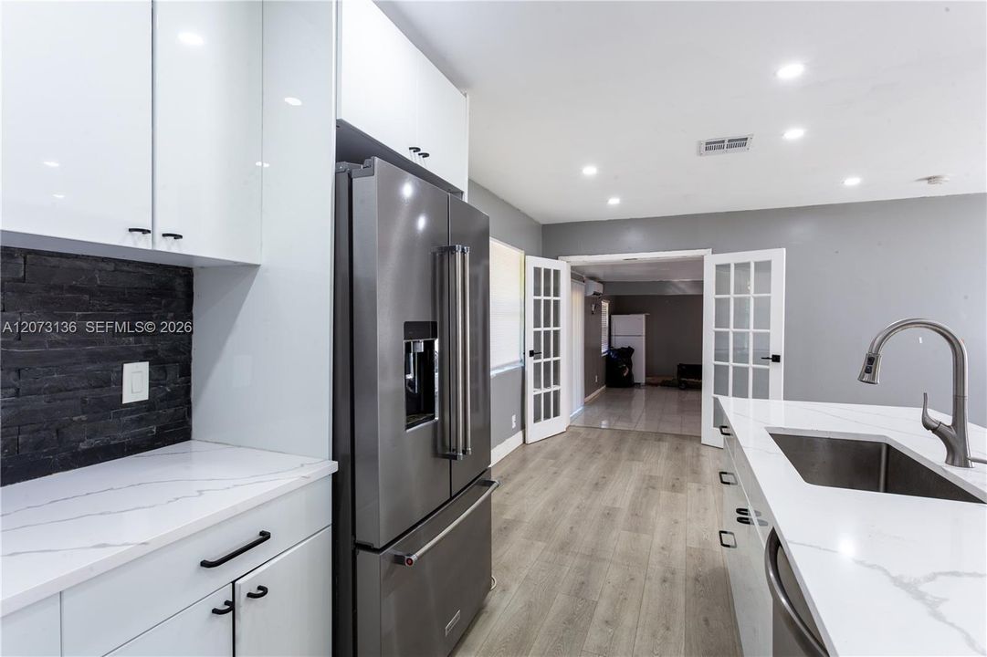 На продажу: $475,000 (3 спален, 2 ванн, 1692 Квадратных фут)