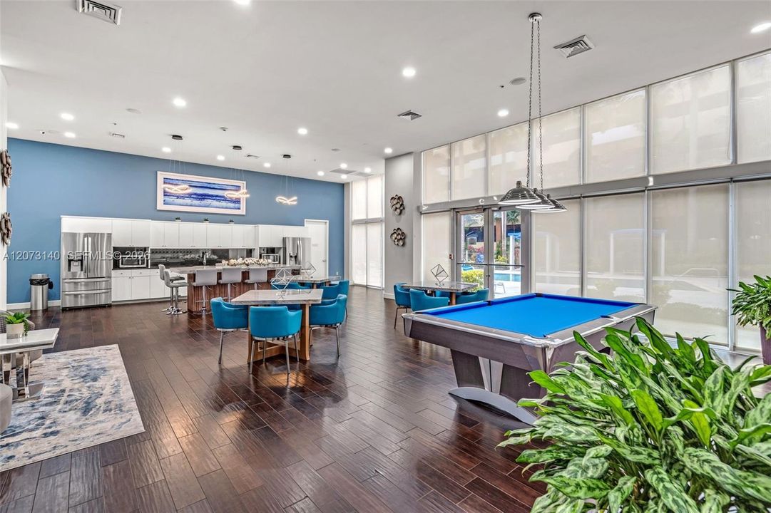 For Sale: $399,900 (2 beds, 2 baths, 1179 Square Feet)