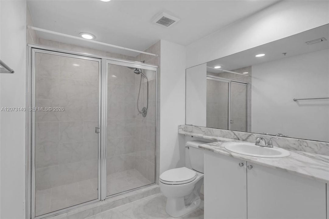 For Sale: $399,900 (2 beds, 2 baths, 1179 Square Feet)