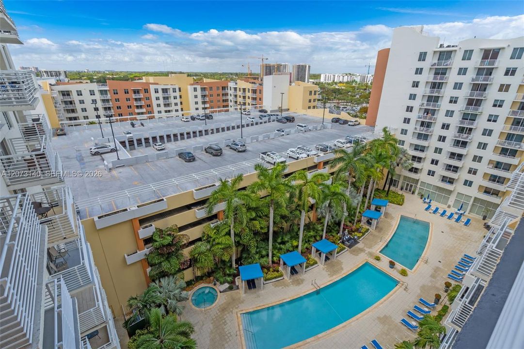 For Sale: $399,900 (2 beds, 2 baths, 1179 Square Feet)