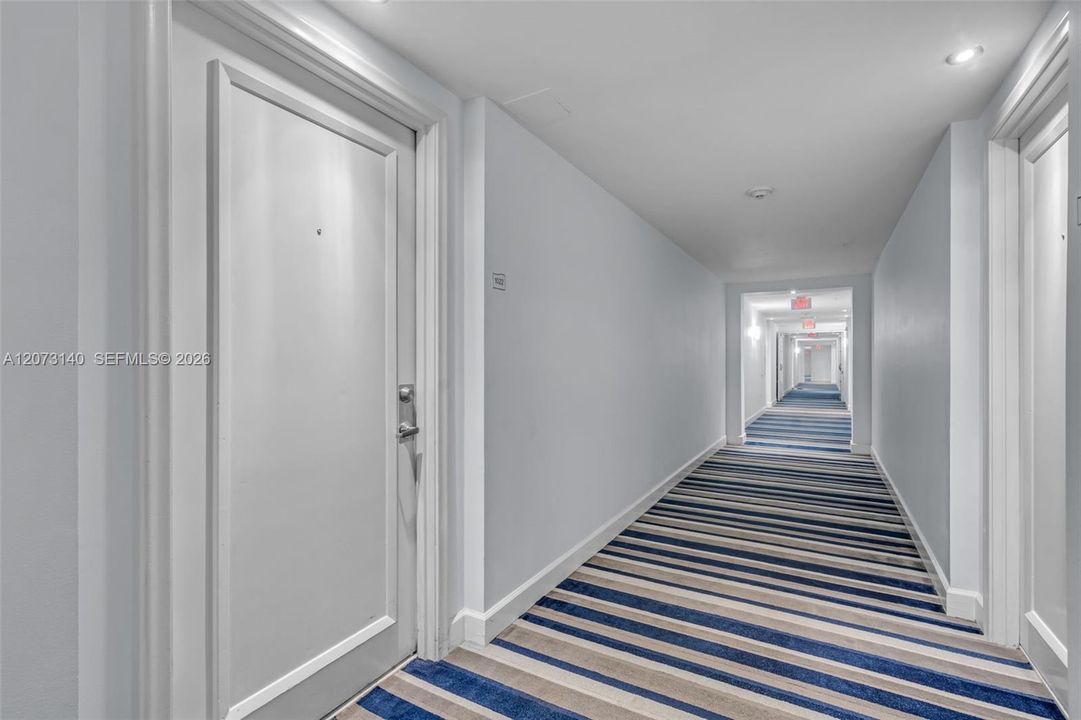 For Sale: $399,900 (2 beds, 2 baths, 1179 Square Feet)