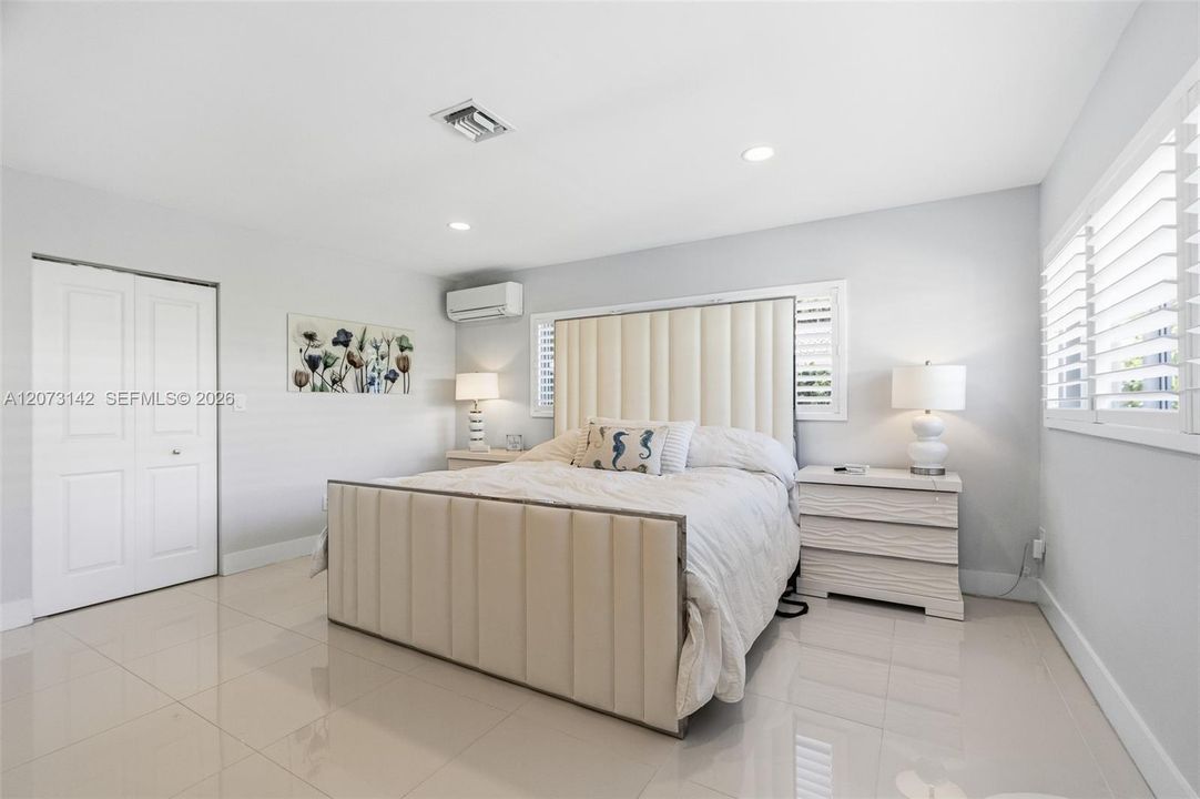 For Sale: $1,995,000 (3 beds, 3 baths, 1985 Square Feet)