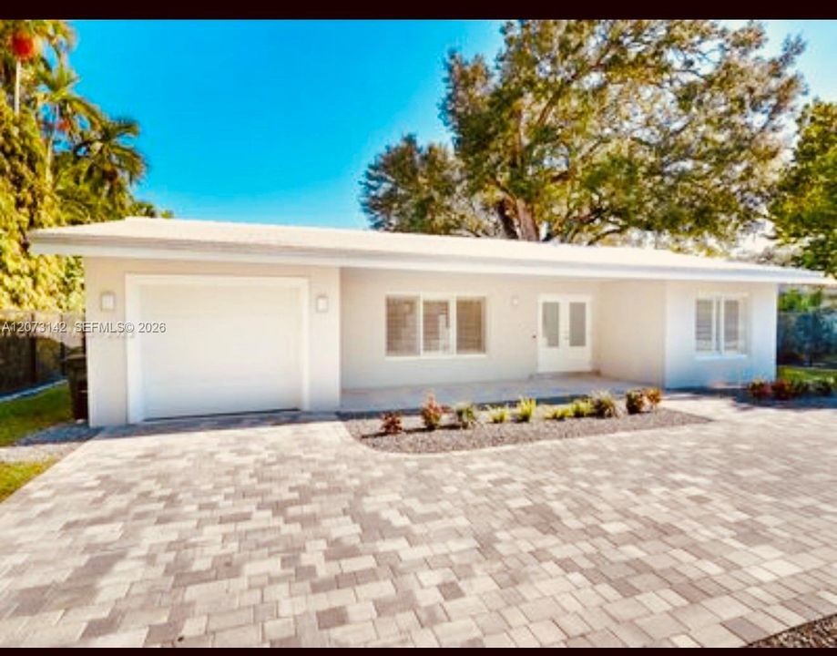 For Sale: $1,995,000 (3 beds, 3 baths, 1985 Square Feet)