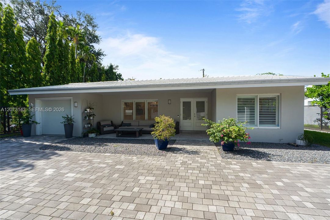 En Venta: $1,995,000 (3 camas, 3 baños, 1985 Pies cuadrados)