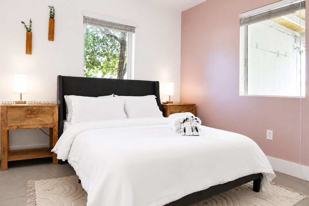 For Rent: $2,995 (2 beds, 1 baths, 950 Square Feet)