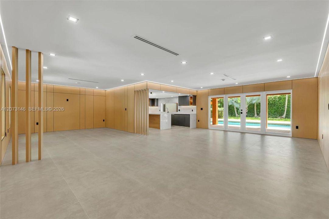 For Sale: $2,350,000 (6 beds, 4 baths, 3467 Square Feet)