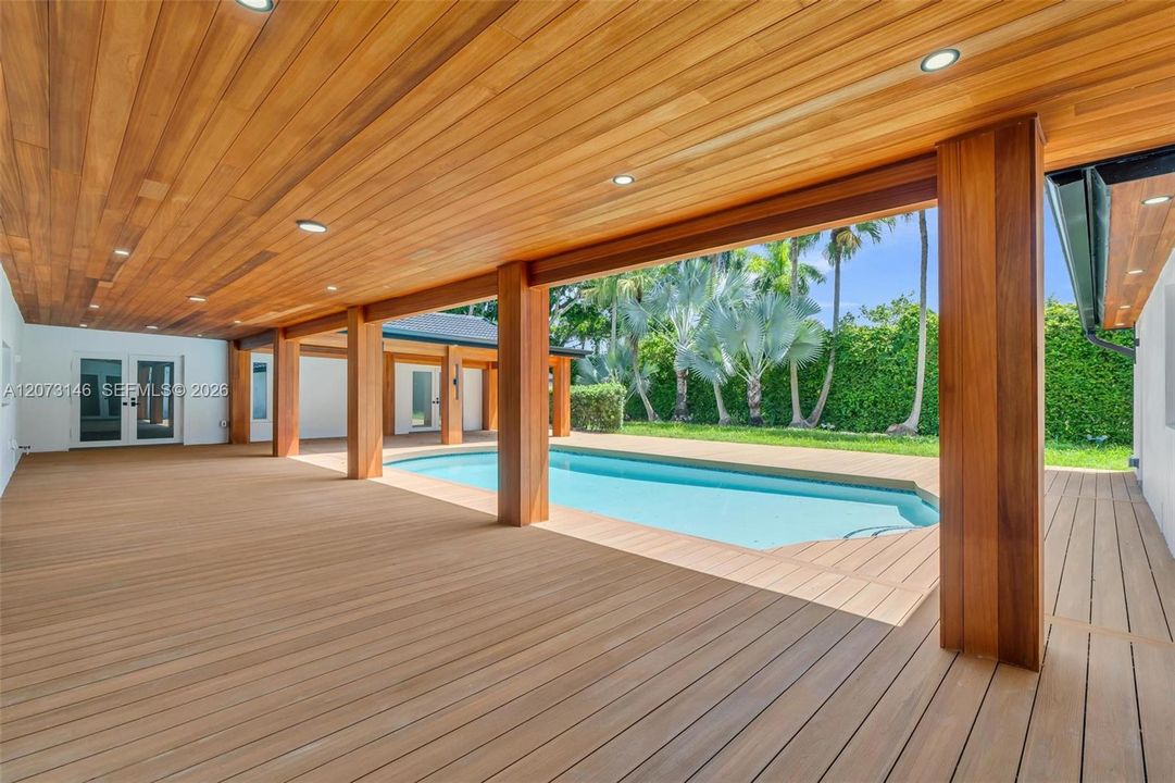 For Sale: $2,350,000 (6 beds, 4 baths, 3467 Square Feet)