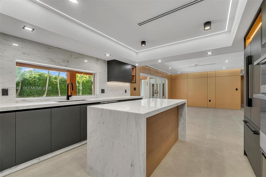For Sale: $2,350,000 (6 beds, 4 baths, 3467 Square Feet)
