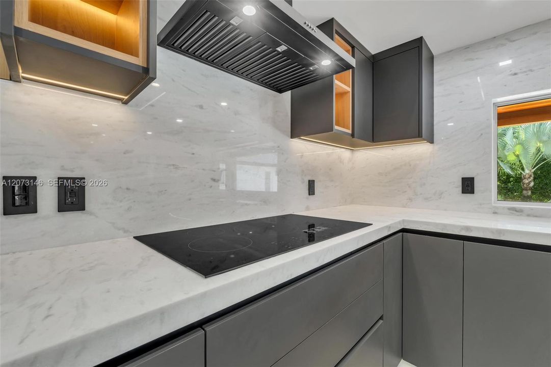 For Sale: $2,350,000 (6 beds, 4 baths, 3467 Square Feet)